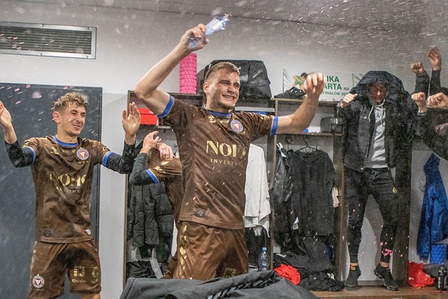 和强硬的防 和强硬的防